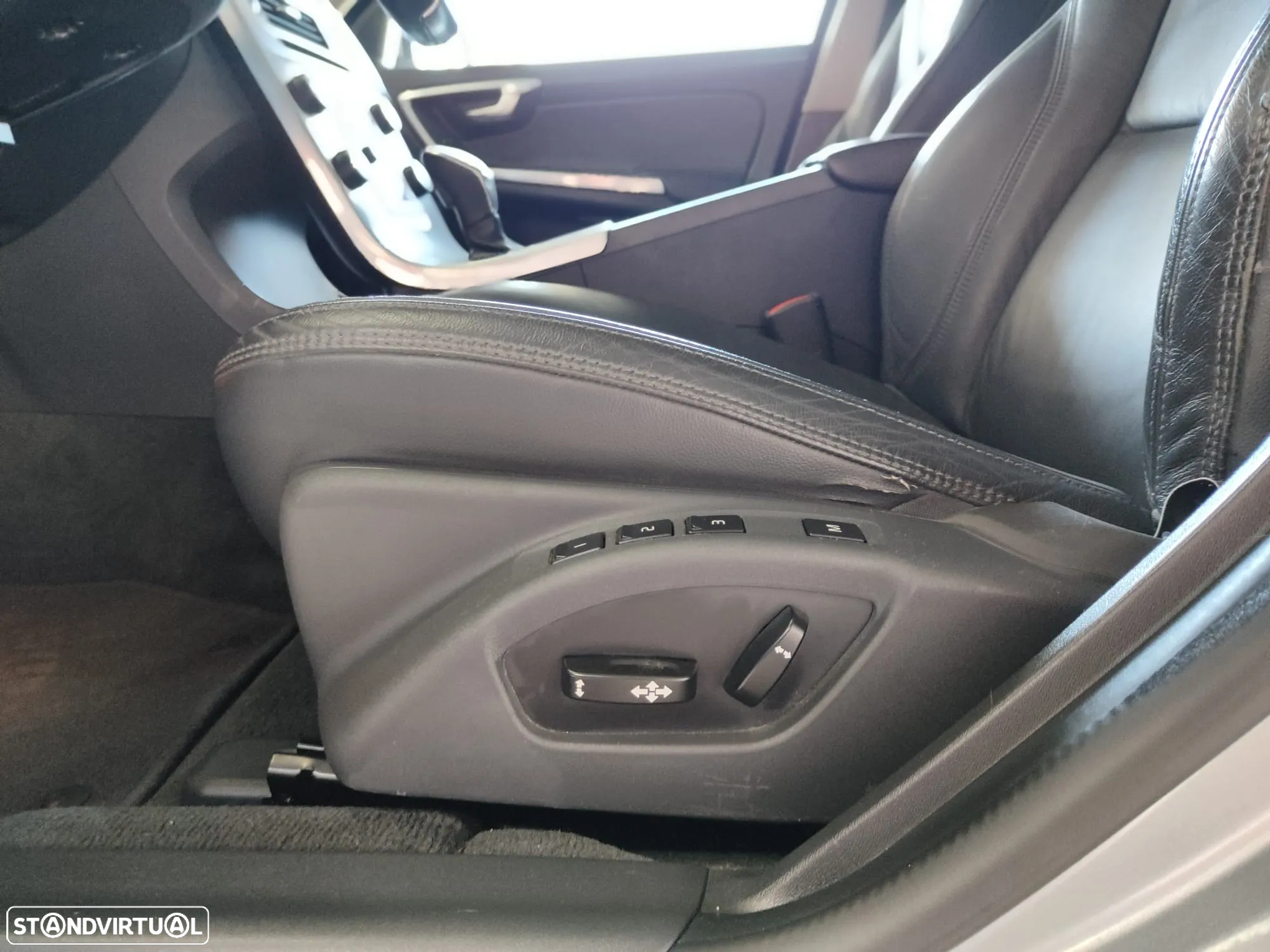 Volvo V60 D3 Geartronic Summum - 23