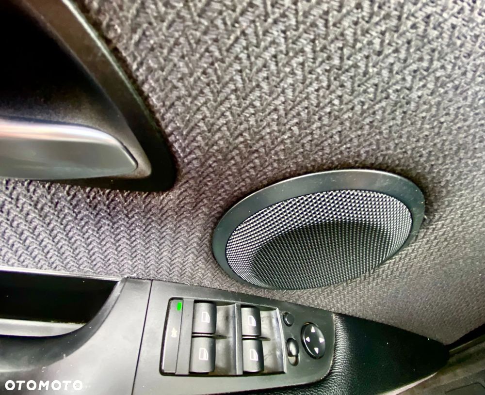 BMW Seria 3 318d DPF Edition Exclusive - 23