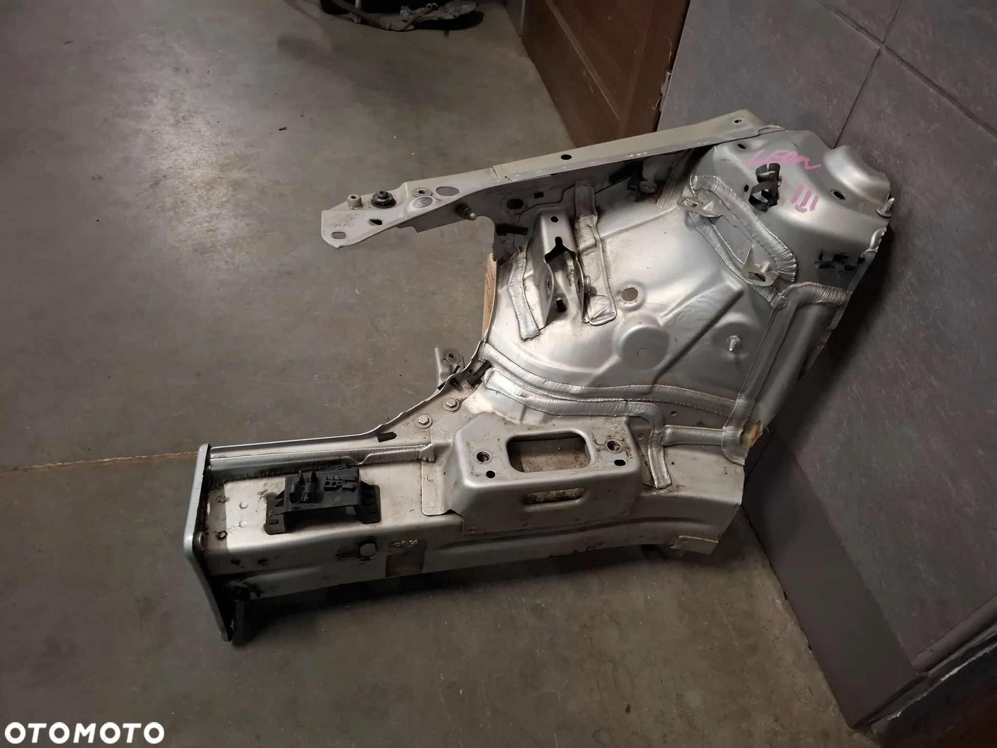 Ćwiartka podłużnica prawy przód Seat Leon III 2014 rok kolor LX7W - 3