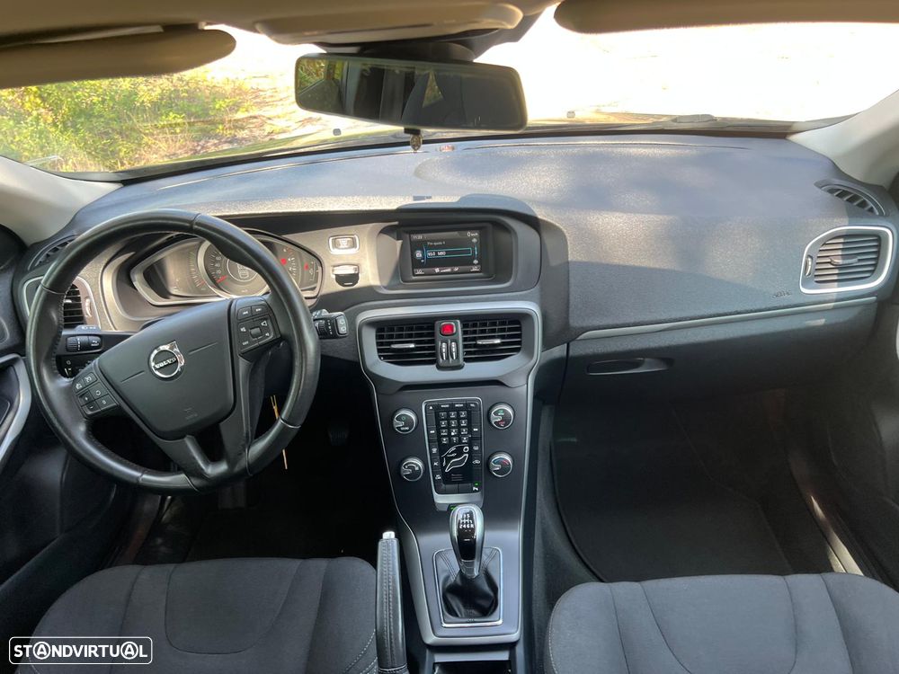 Volvo V40 2.0 D2 Momentum - 19