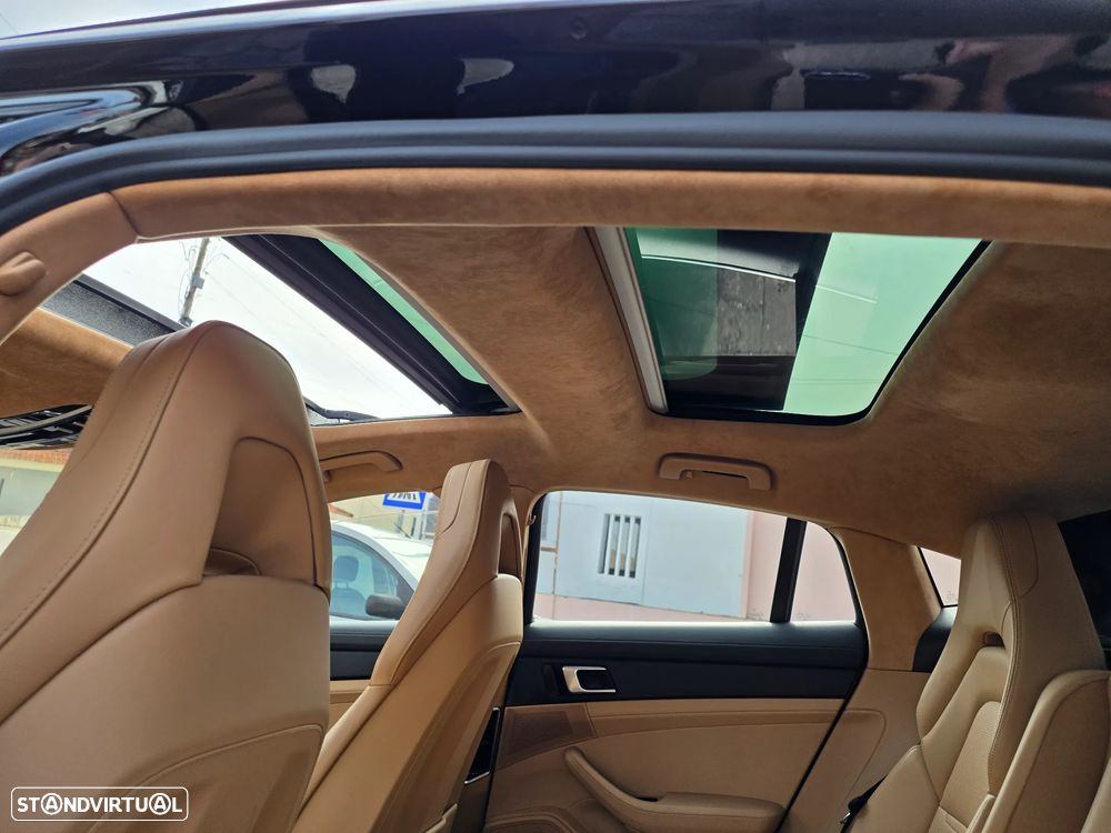 Porsche Panamera Turbo - 28