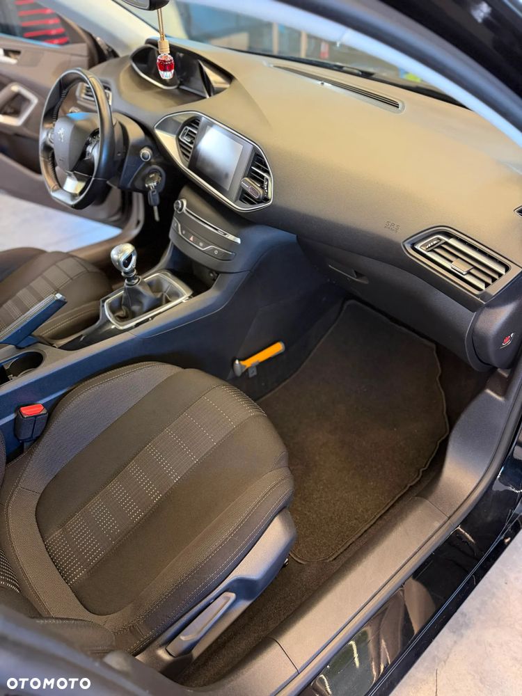 Peugeot 308 - 17