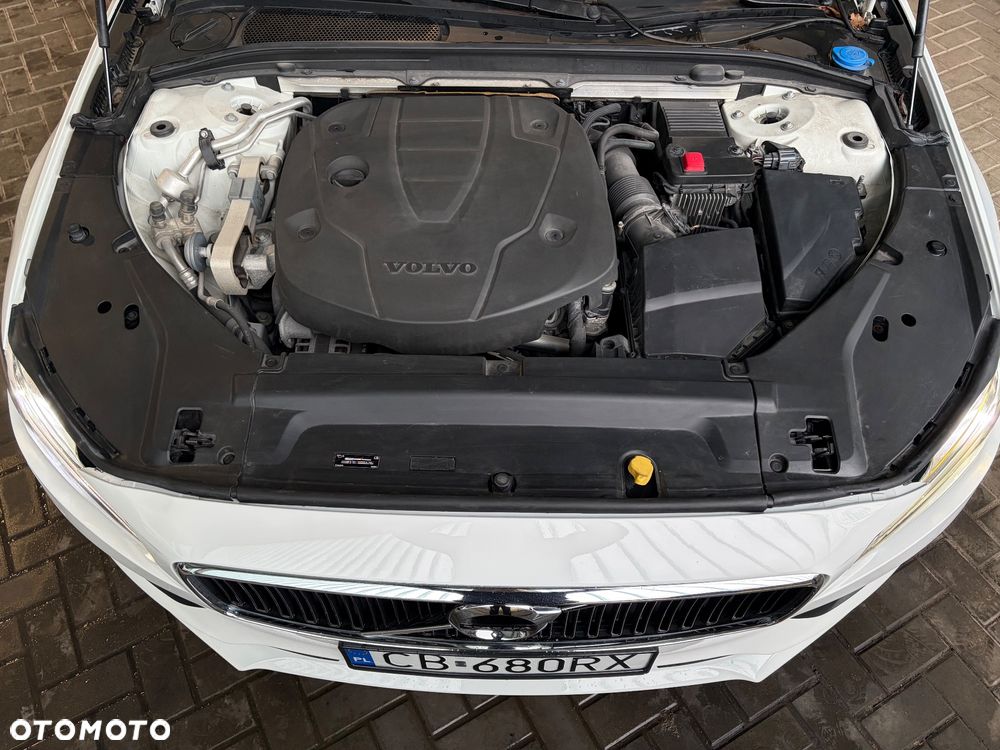 Volvo V90 D4 SCR Momentum Pro - 23