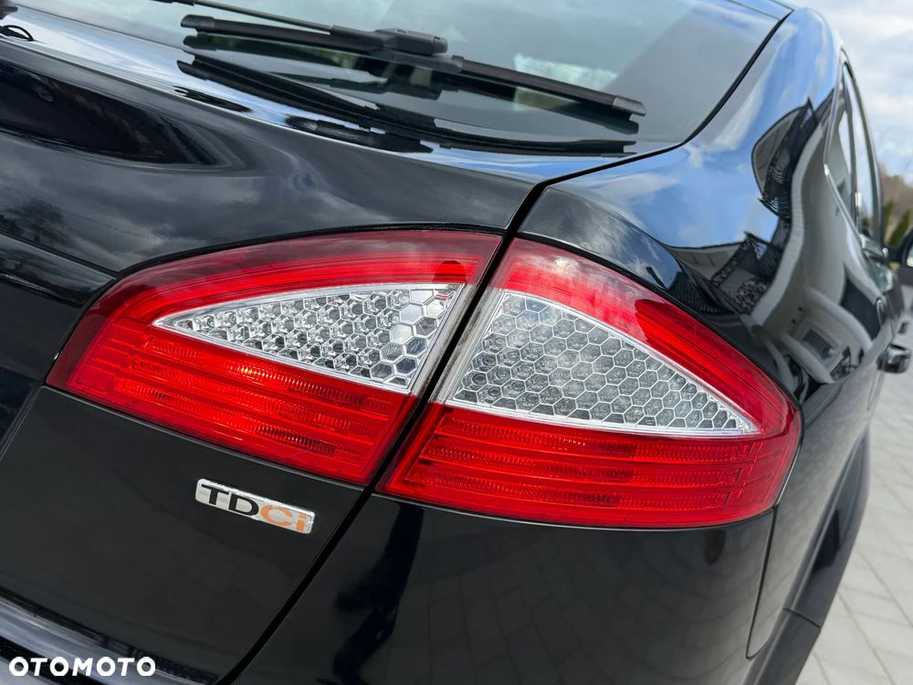 Ford Mondeo 2.0 TDCi Champions Edition - 38