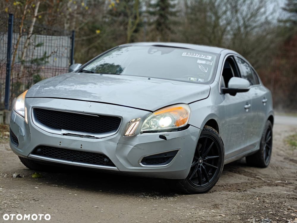 Volvo S60 T6 AWD Geartronic Momentum - 4