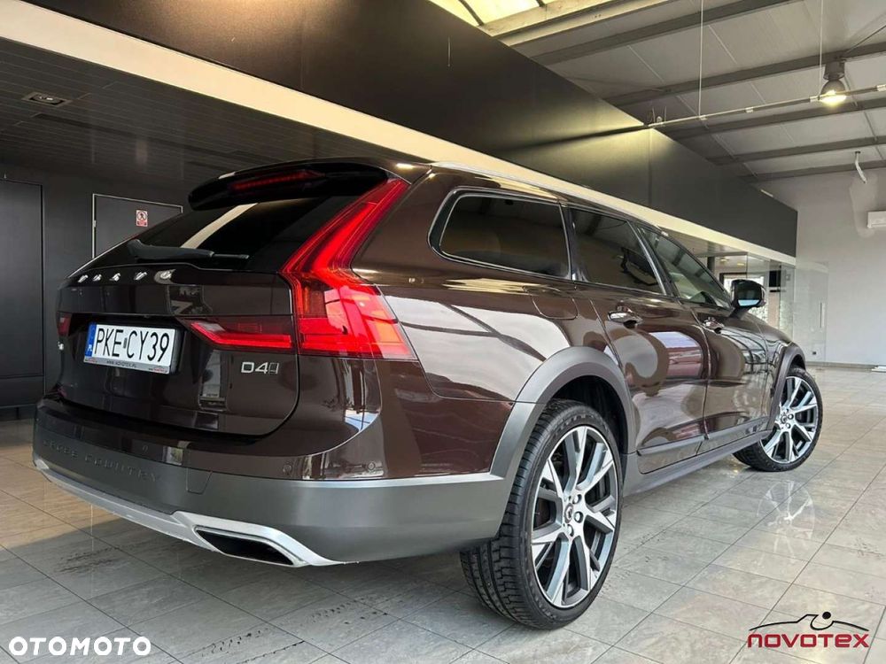 Volvo V90 Cross Country D4 AWD Geartronic Pro - 2