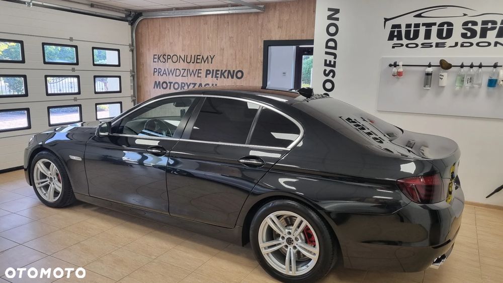 BMW Seria 5 525d - 23
