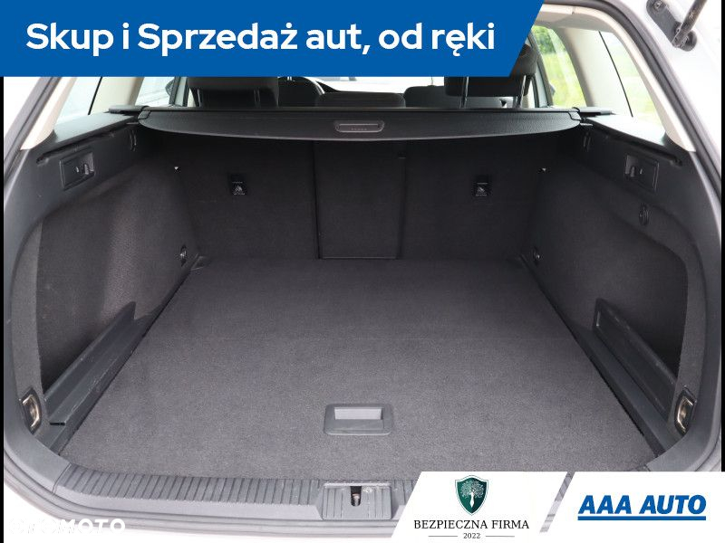 Volkswagen Passat - 14
