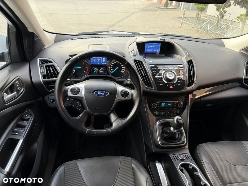 Ford Kuga 2.0 TDCi 2x4 Titanium - 10