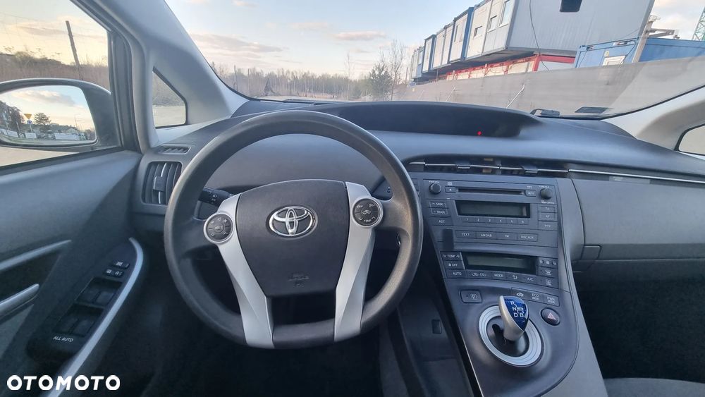 Toyota Prius 1.8 HSD Active - 15