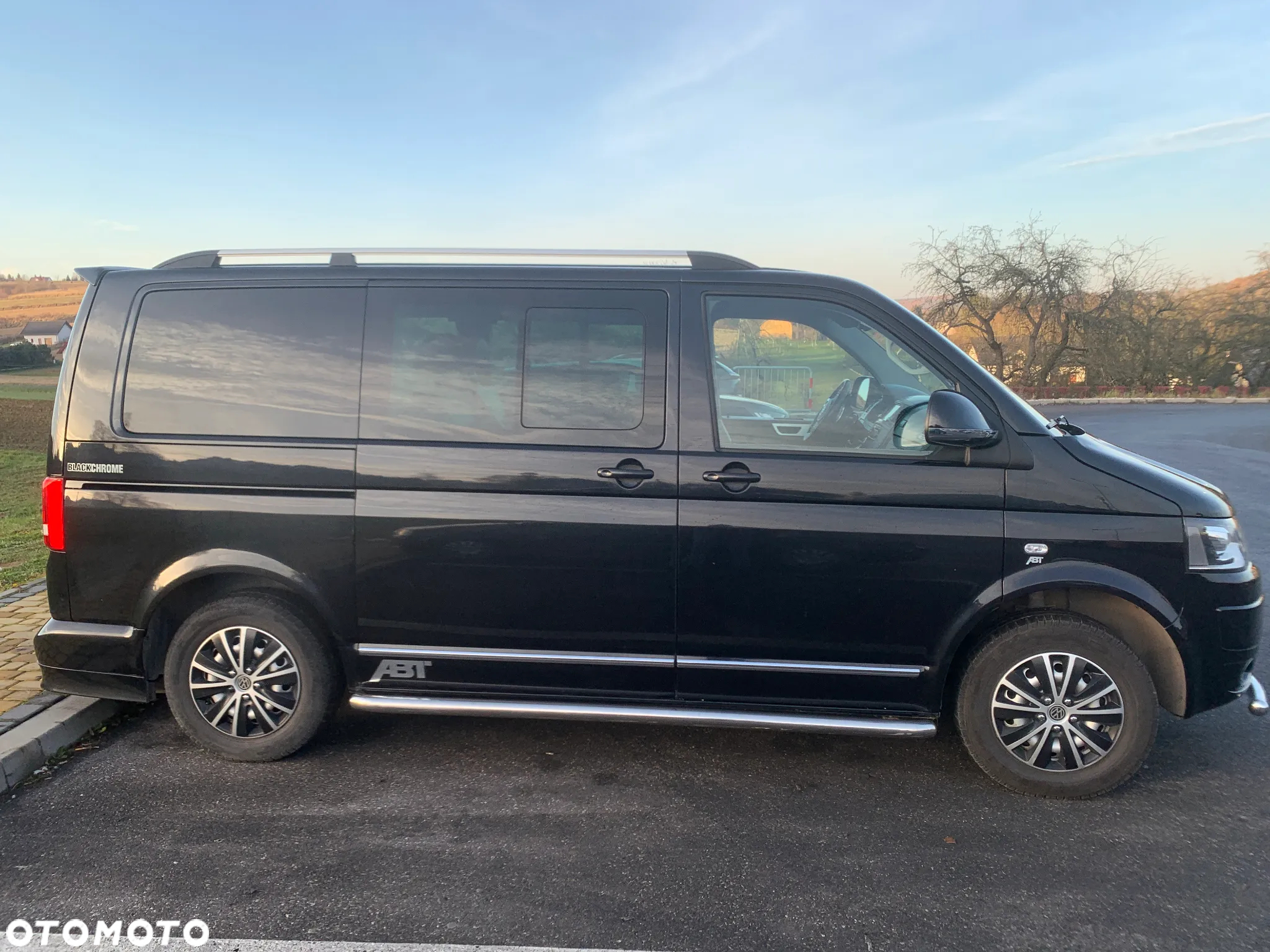 Volkswagen Multivan - 11
