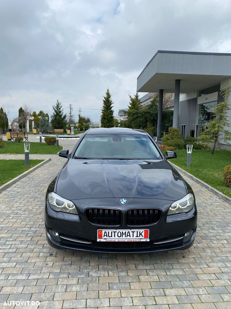 BMW Seria 5 520d Aut. Luxury Line - 2