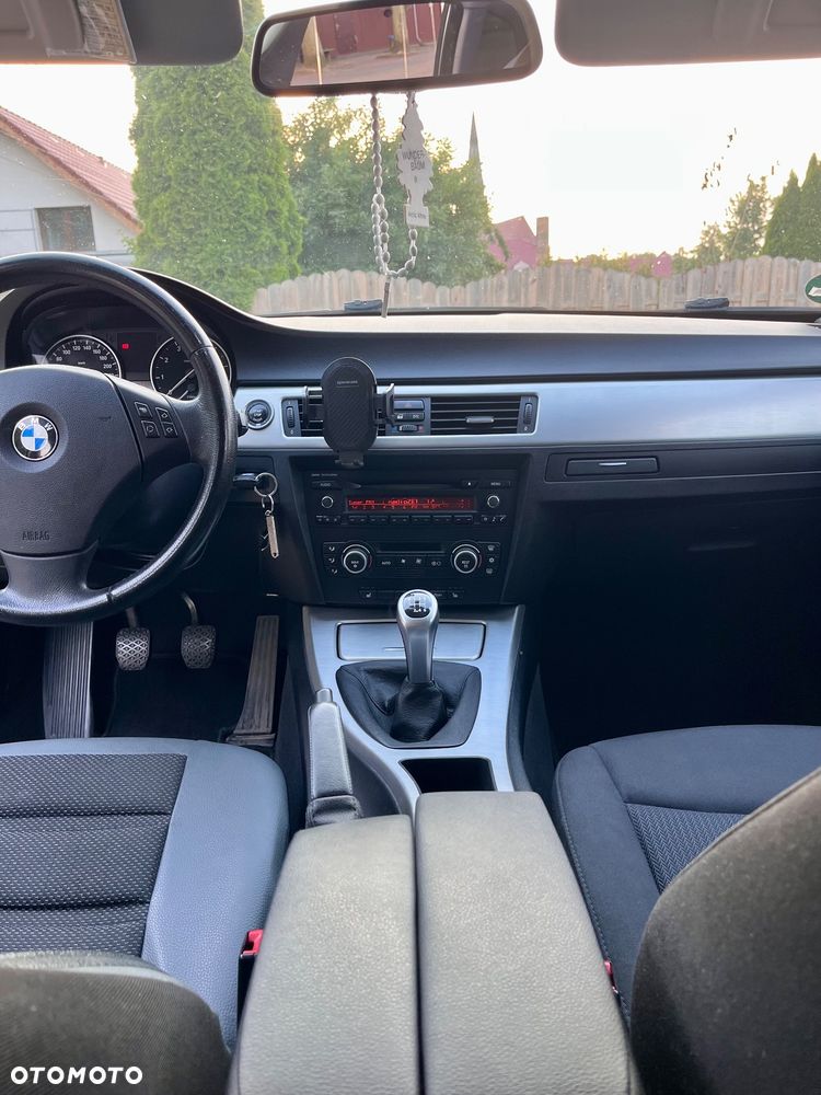 BMW Seria 3 320i - 7