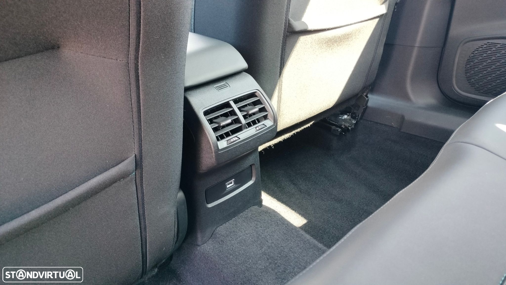 Citroën C4 PureTech 130 Stop&Start EAT8 FEEL PACK - 35