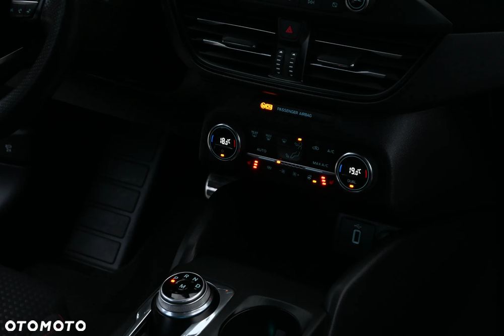 Ford Focus 1.5 EcoBoost ST-Line - 22