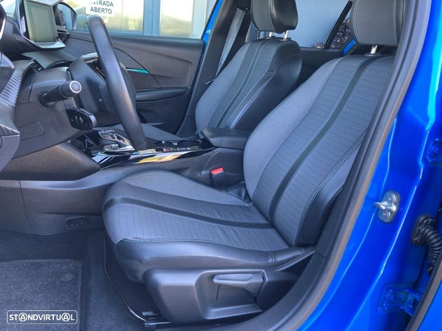 Peugeot e-208 Allure - 32