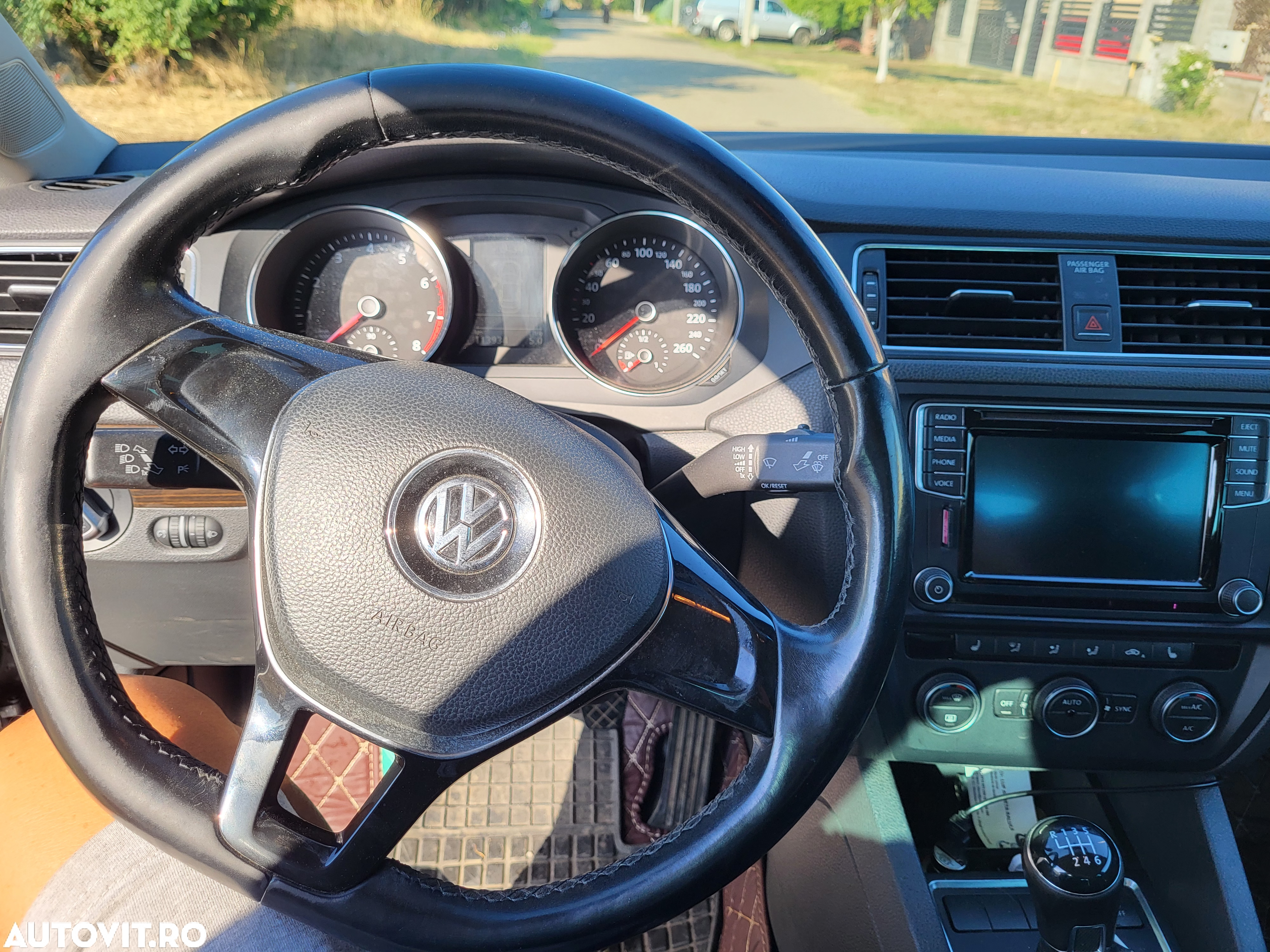 Volkswagen Jetta - 7