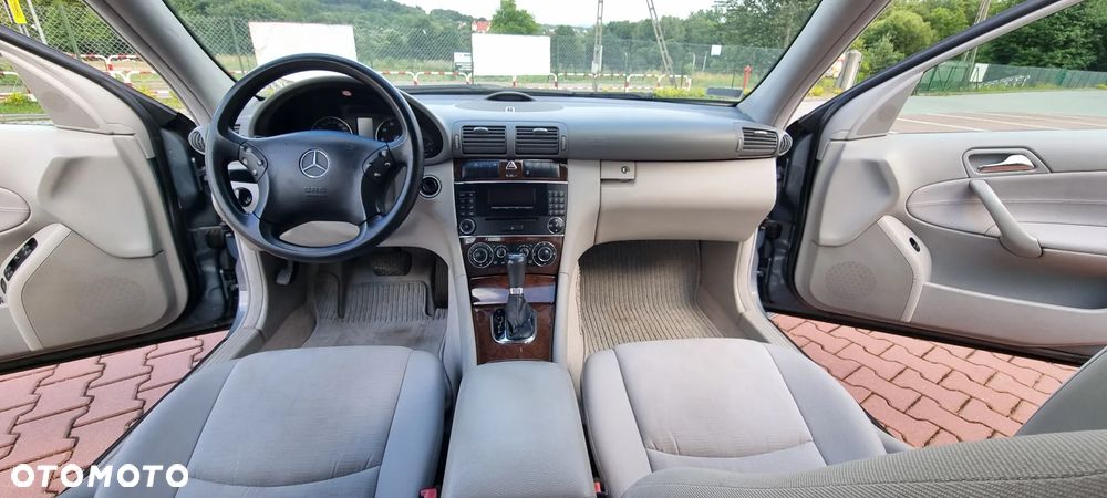 Mercedes-Benz Klasa C 180 Kompressor Automatik Classic - 13