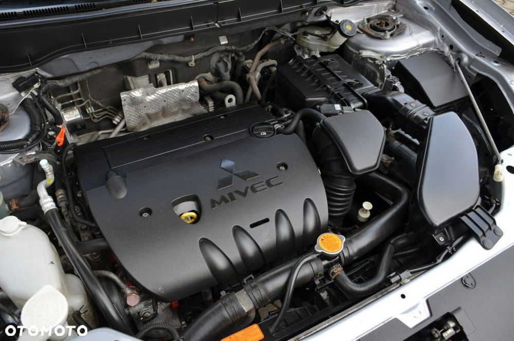 Mitsubishi Outlander - 18