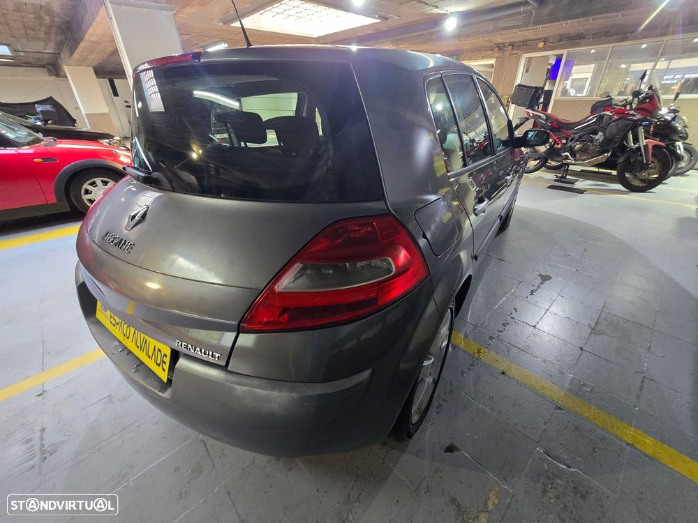 Renault Mégane 1.5 dCi Confort - 6