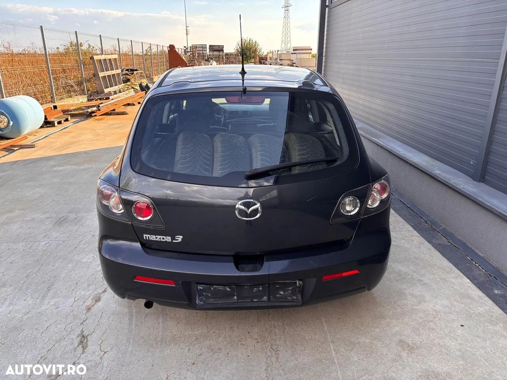 Mazda 3 1.6i CE - 4