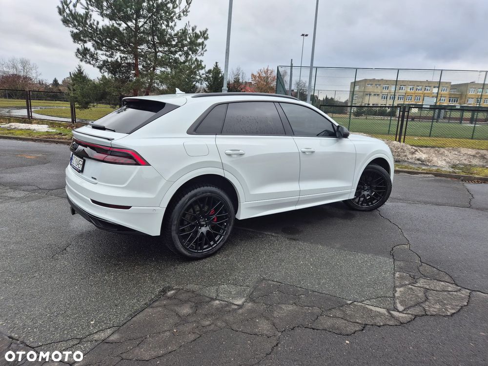 Audi Q8 - 9