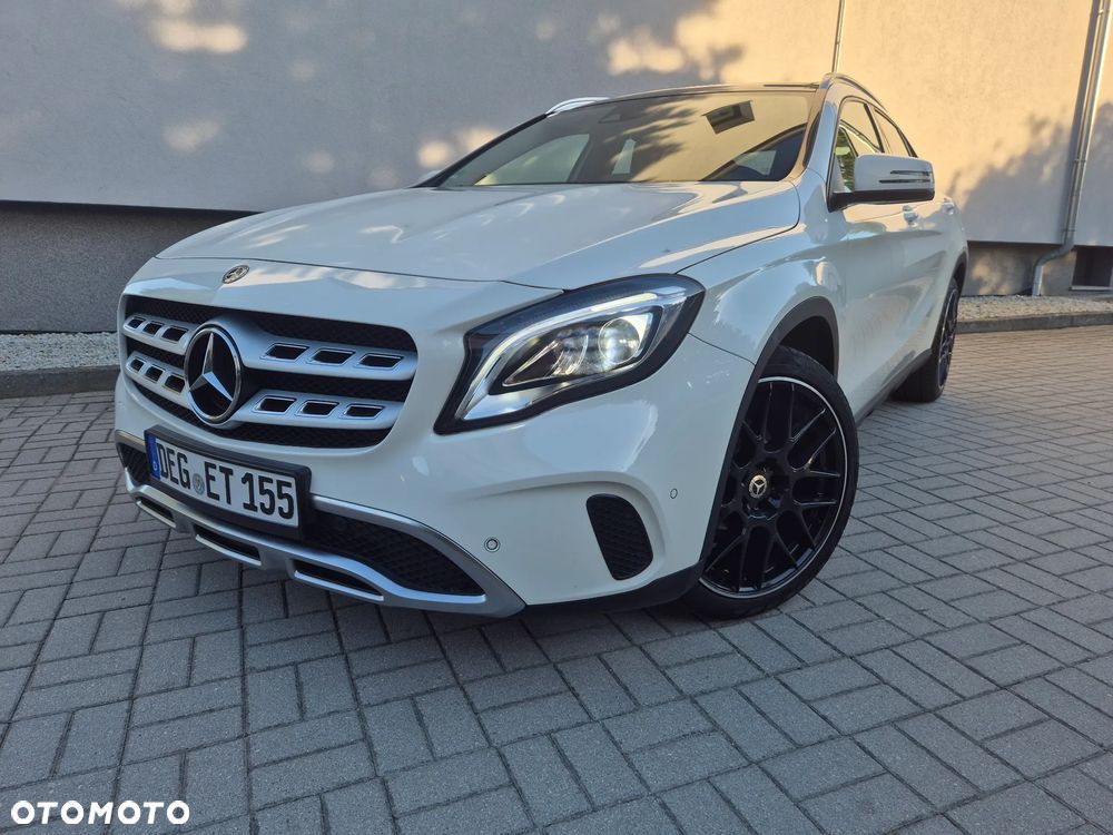 Mercedes-Benz GLA 200 UrbanStyle Edition - 1