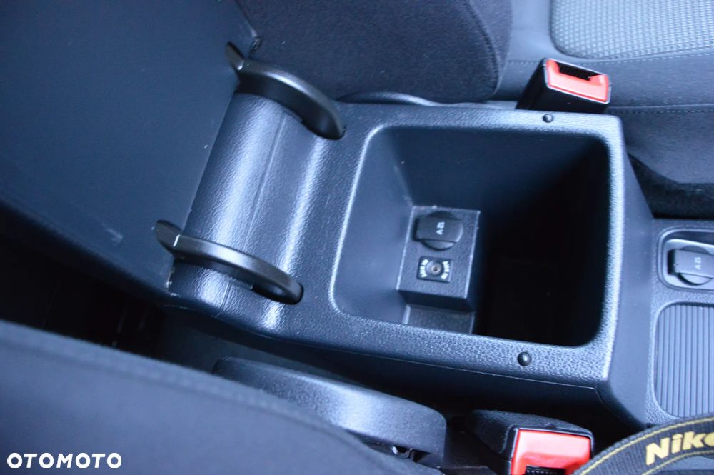 Volkswagen Sharan - 27