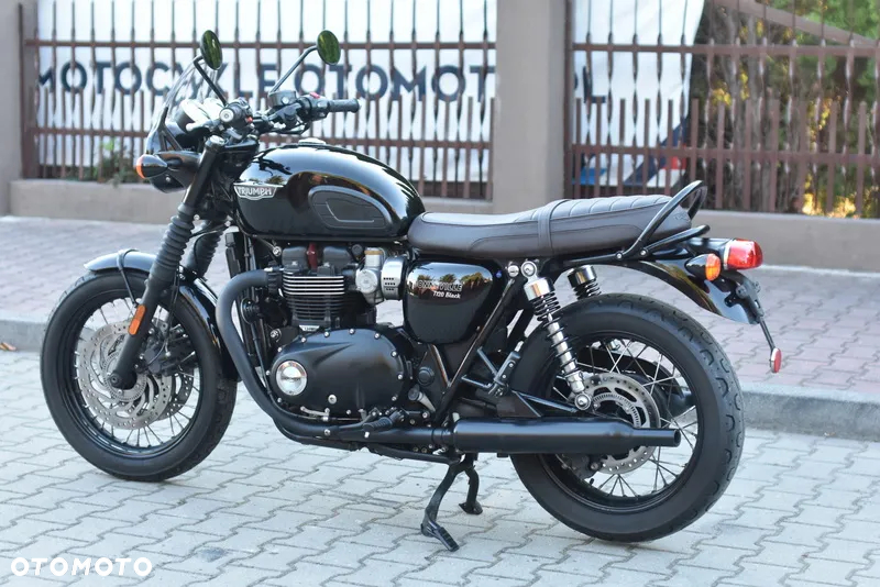 Triumph Bonneville - 22