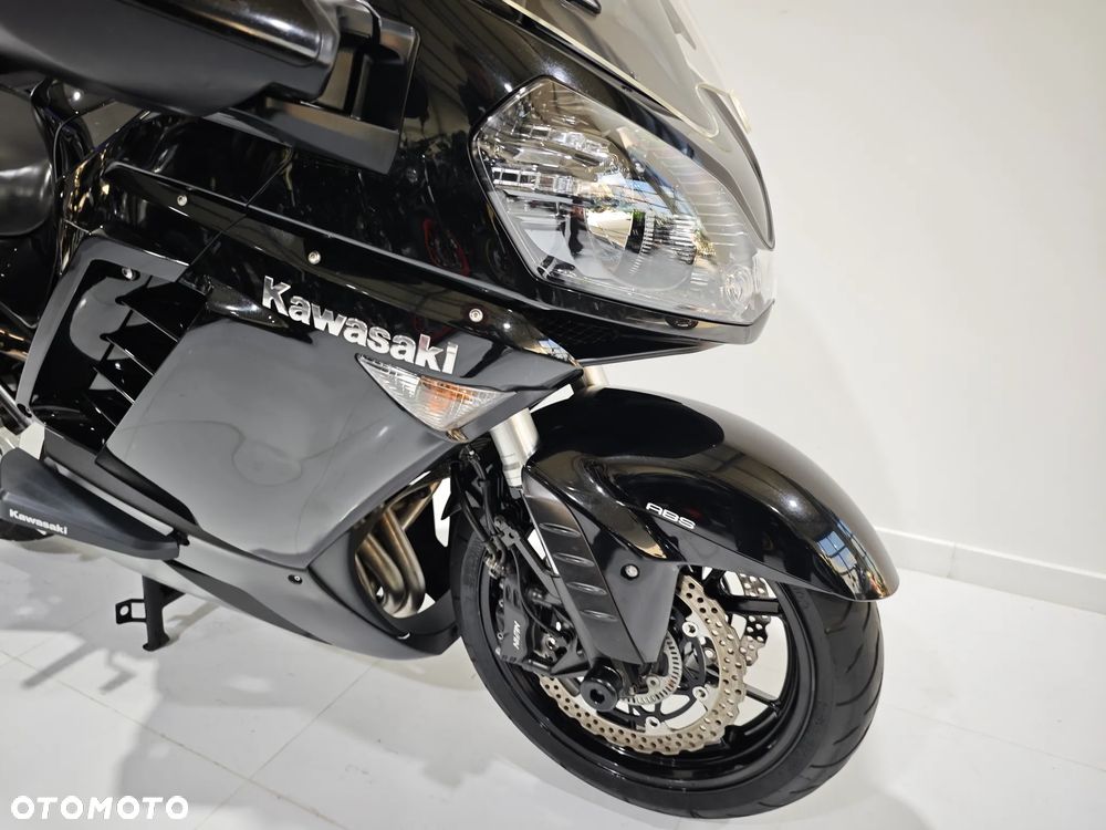 Kawasaki GTR - 17