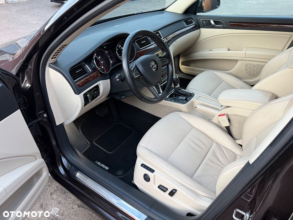 Skoda Superb 1.8 TSI DSG Exclusive - 10