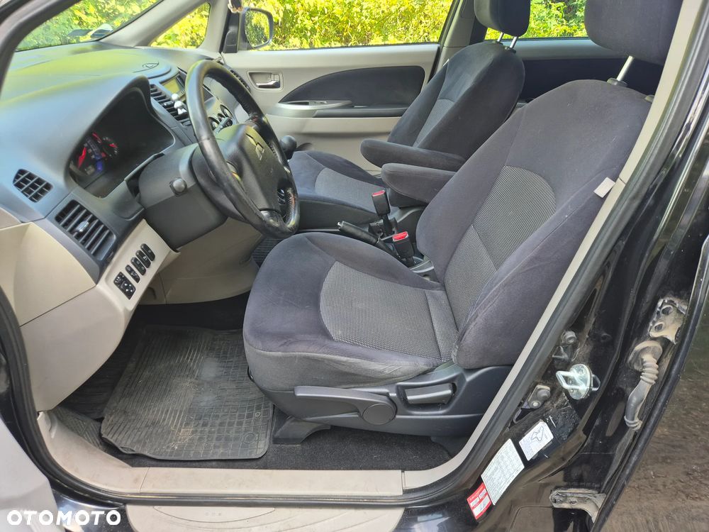 Mitsubishi Grandis 2.0 DI-D 7-Sitzer Intense - 16