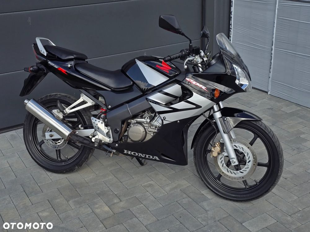 Honda CBR - 12