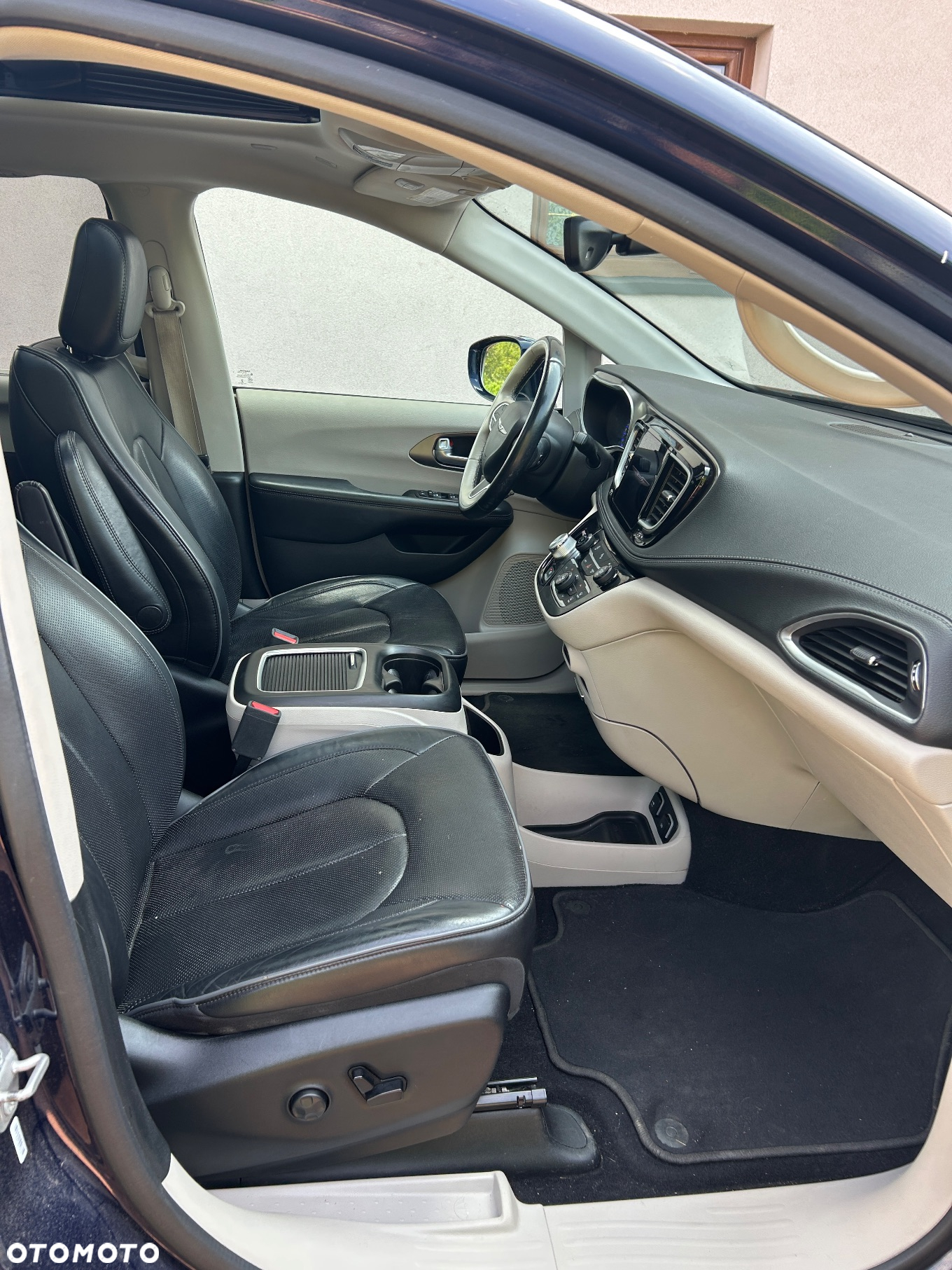 Chrysler Pacifica - 8