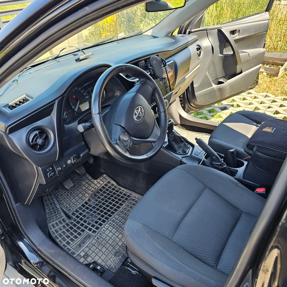 Toyota Corolla - 17