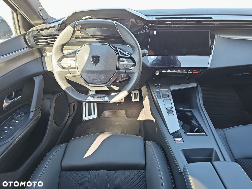 Peugeot 408 - 11