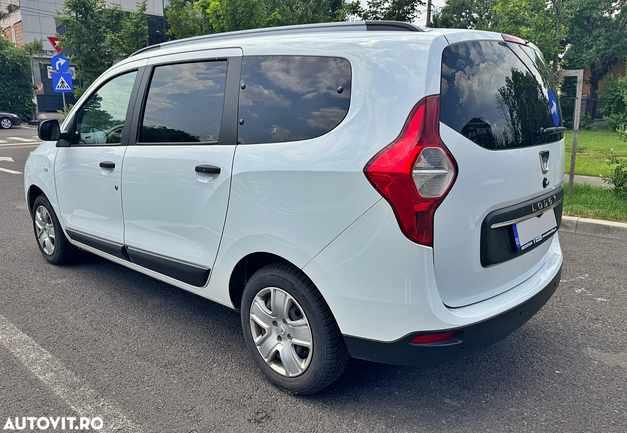 Dacia Lodgy 1.5 Blue dCi Laureate - 3