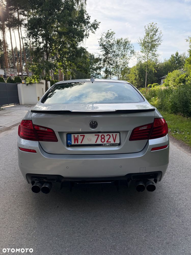 BMW Seria 5 550i - 10