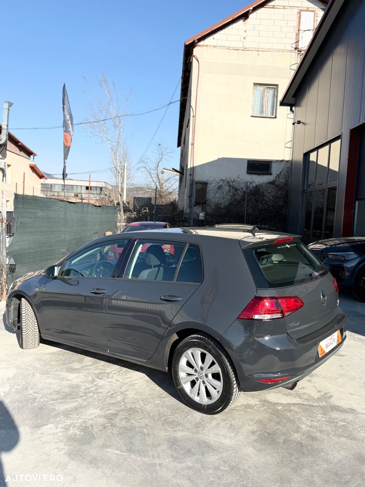 Volkswagen Golf - 21