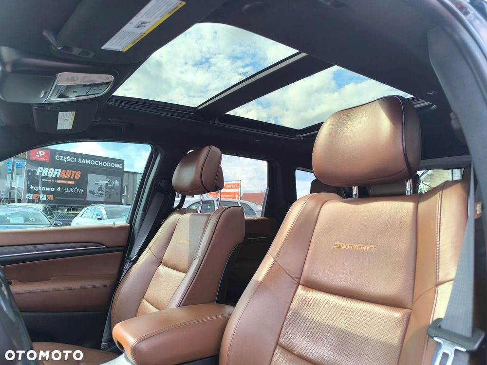 Jeep Grand Cherokee - 21