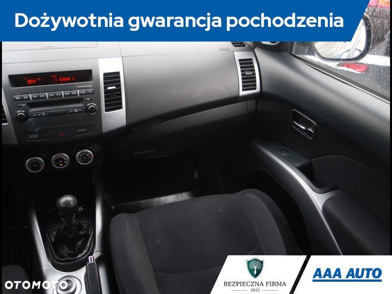 Mitsubishi Outlander - 9