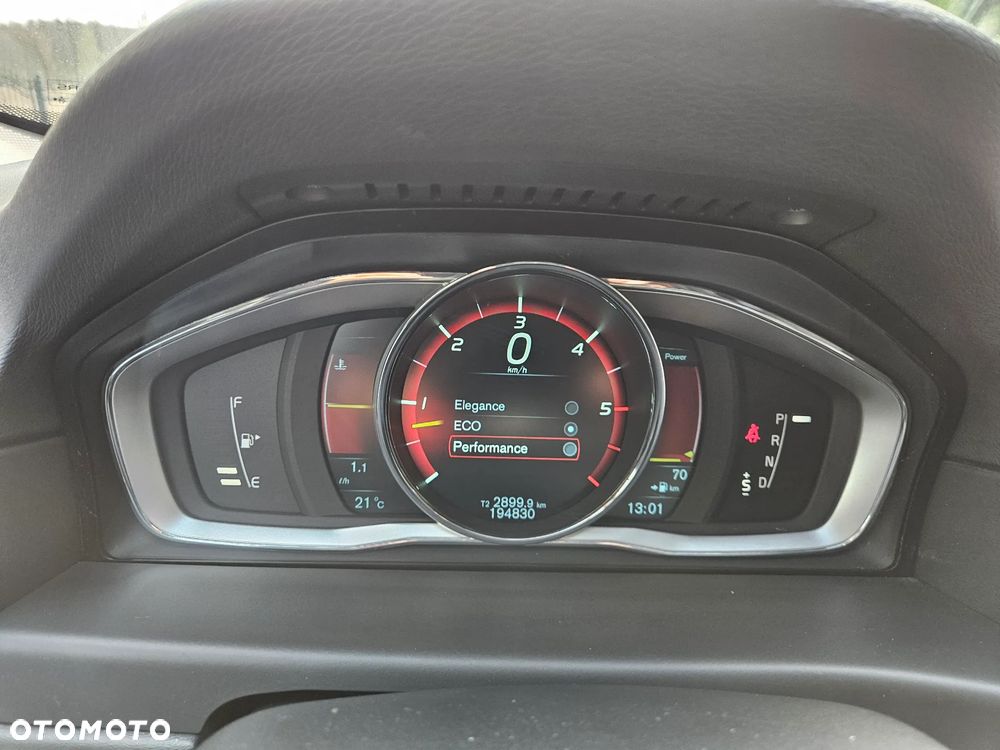 Volvo XC 70 D5 AWD Summum - 23