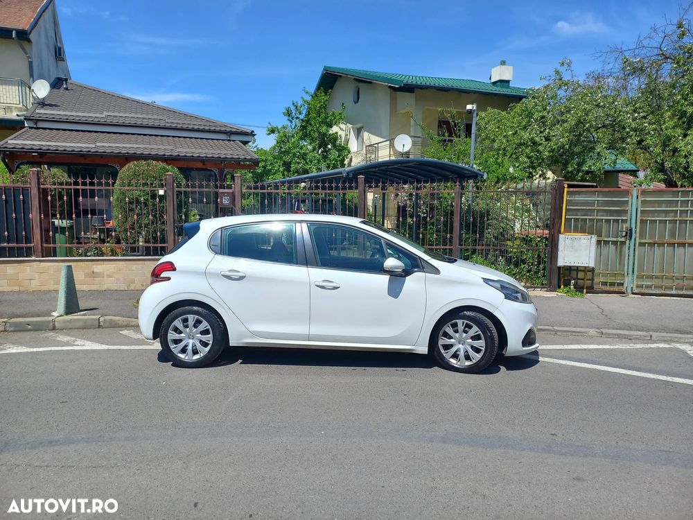Peugeot 208 1.2 L PureTech ETG Active - 12