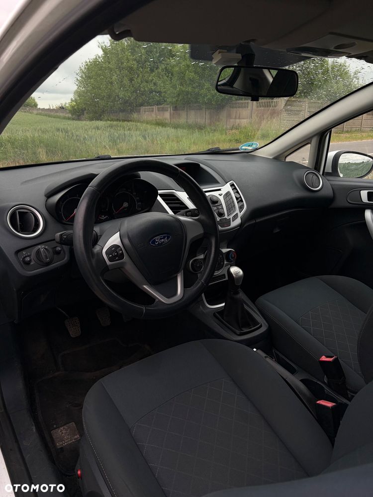Ford Fiesta - 11