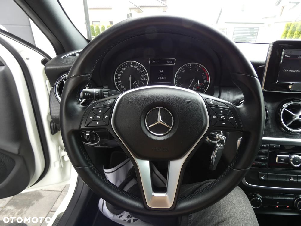 Mercedes-Benz Klasa A 180 (BlueEFFICIENCY) - 22