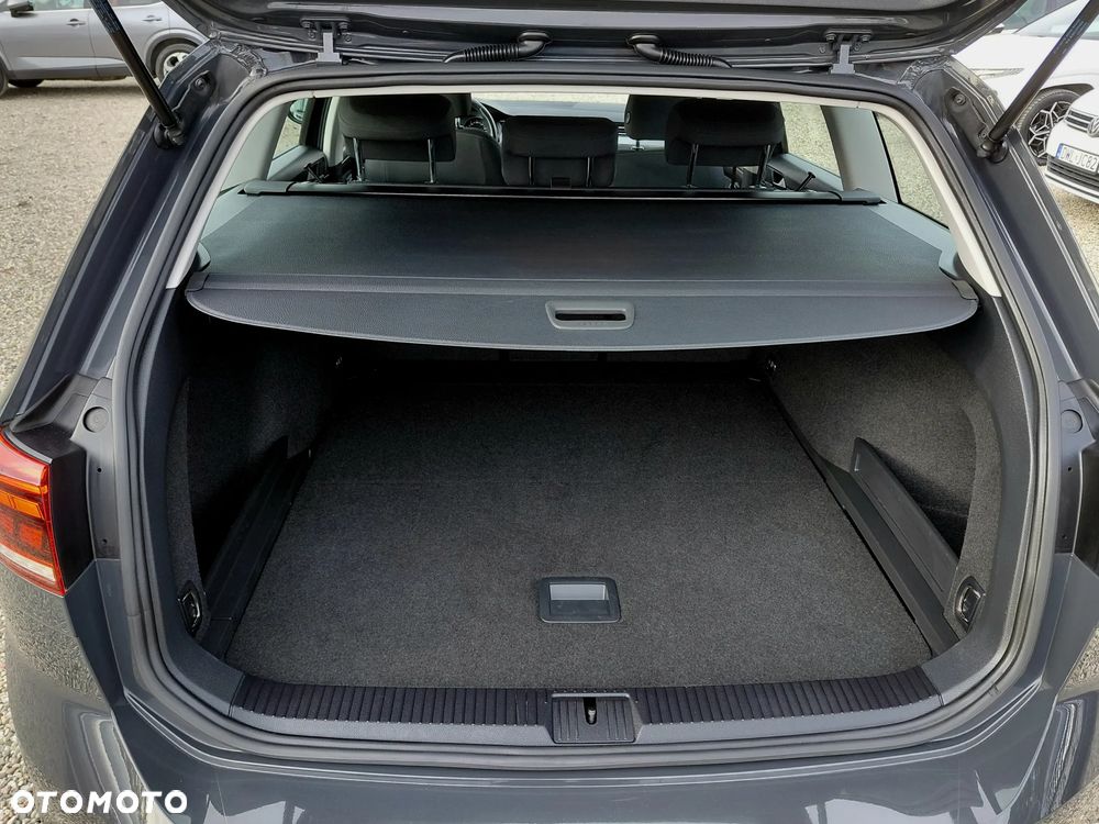 Volkswagen Passat 1.6 TDI SCR DSG Comfortline - 34