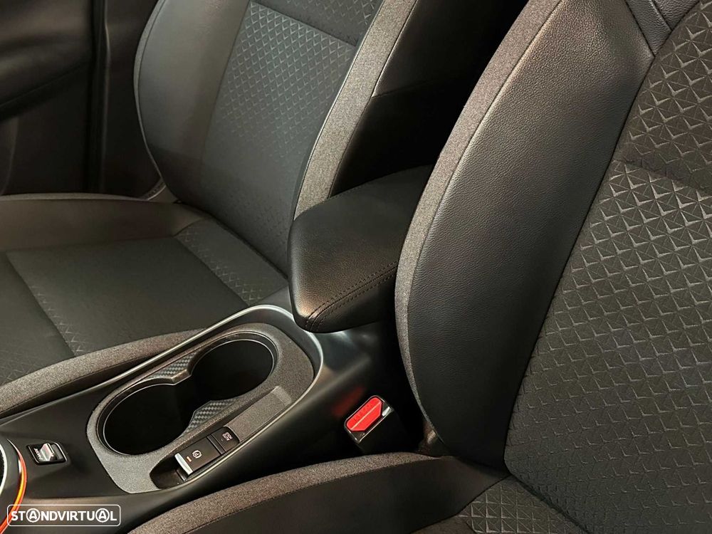 Nissan Juke 1.0 DIG-T N-Connecta NAV. - 18