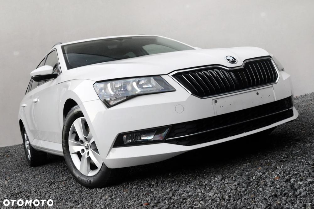 Skoda Superb 2.0 TDI Sportline - 9