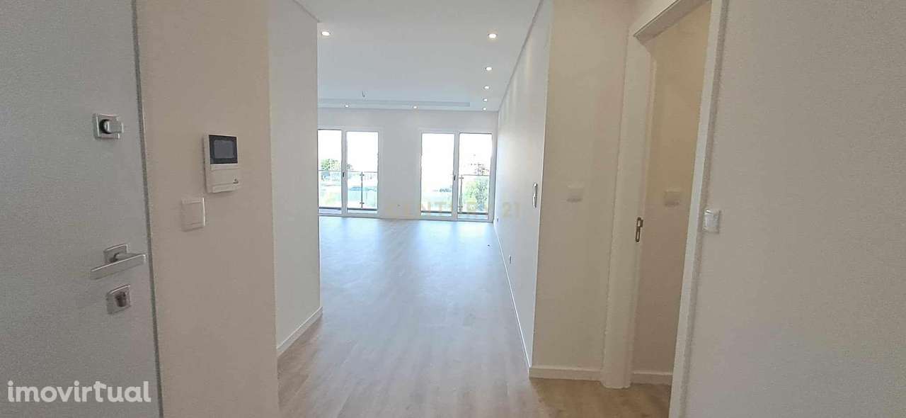 T3 com terraço privativo e vista mar em empreendimento de prestígio - Grande imagem: 2/49