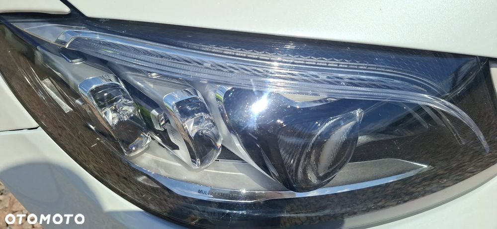 Mercedes-Benz Klasa C 300 d 4Matic 9G-TRONIC AMG Line - 18